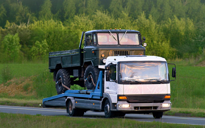 Truck with tailift